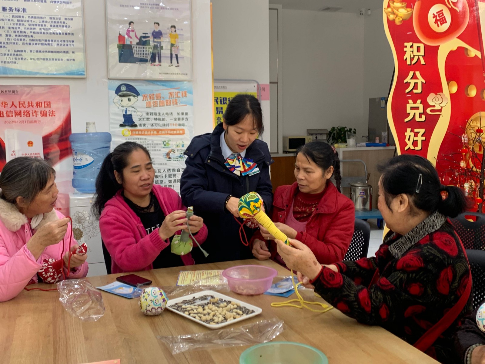 “艾在身边，锤出健康”女神节手工活动文章配图 (2)(1)